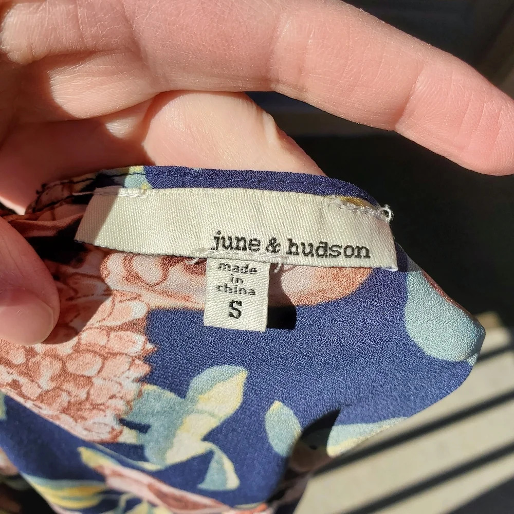 June & Hudson Floral Women's Blouse Size Small - Picture 3 of 11